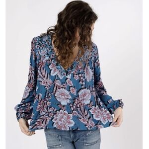 JOSIE SAPPHIRE MIXEDPRINT LONG SLEEVE TOP NWT- SZ M